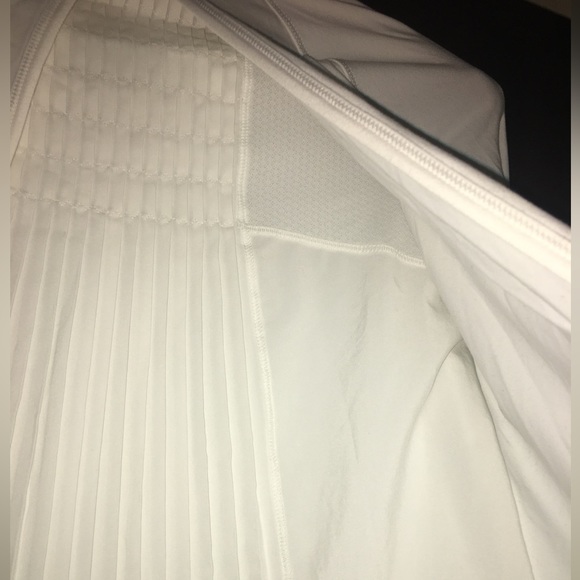 15.5”PTP SIZE 4 or SMALL LULULEMON MAKING MOVES PLEATED LONG SLEEVE WHITE TOP - Picture 7 of 16